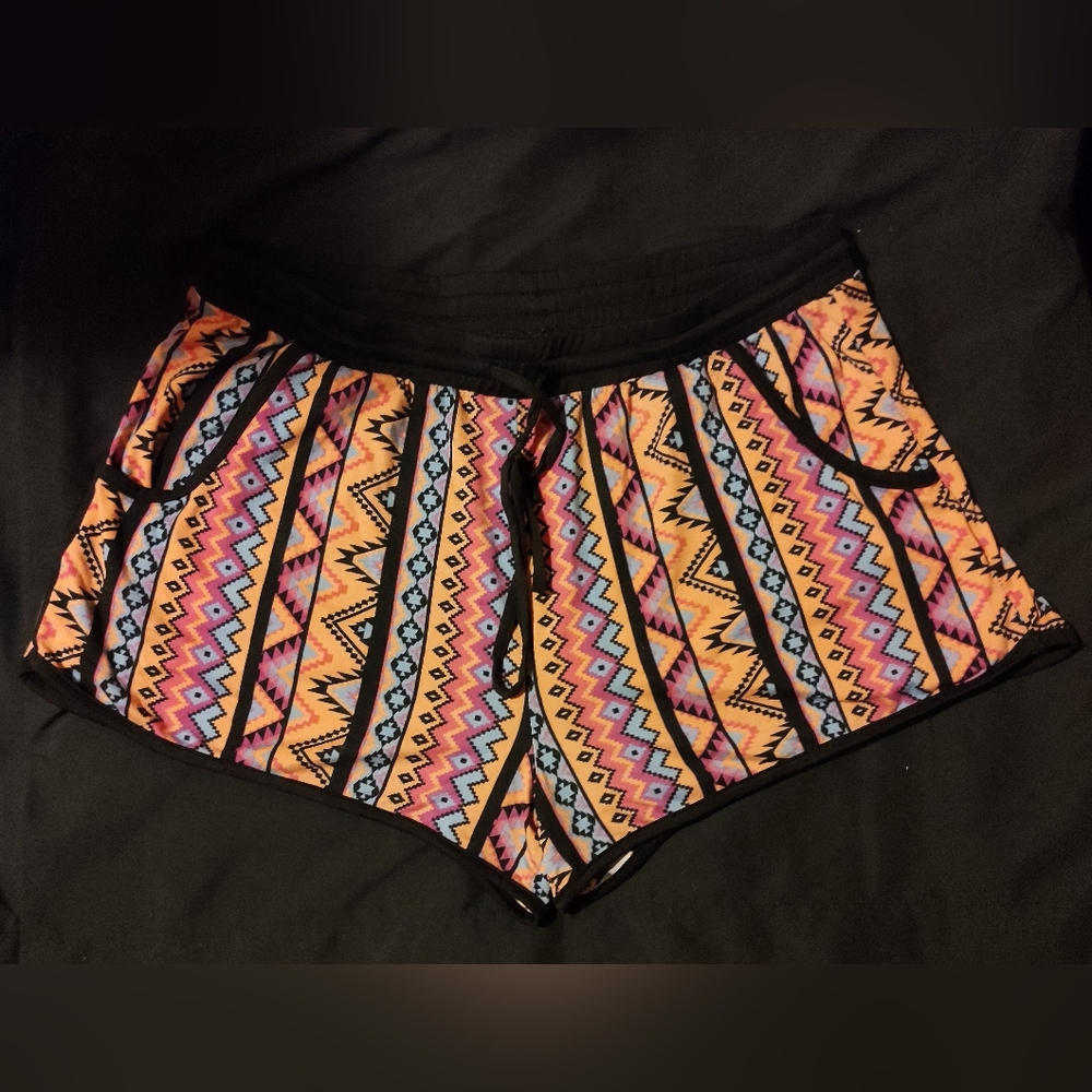 Athletic Shorts Women's Sz Large native American print Drawstring Elastic Waist